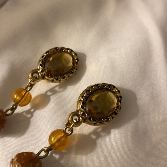 Clip on dangle earrings - Picture 2 of 5